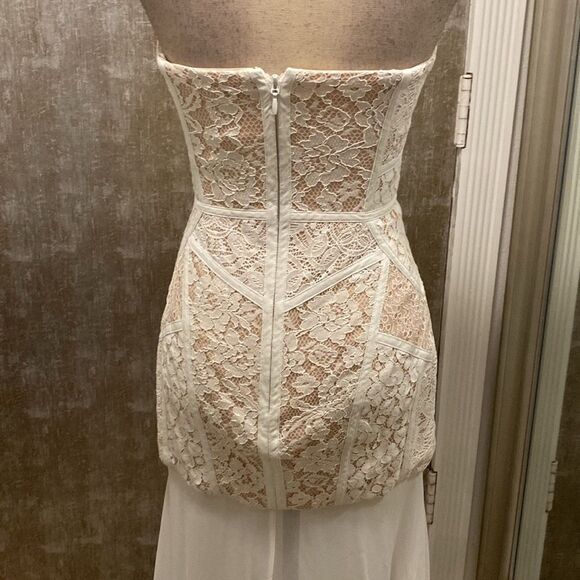 Bcbg Maxazria Elegant White Strapless Lace Dress, US2 - Picture 10 of 14